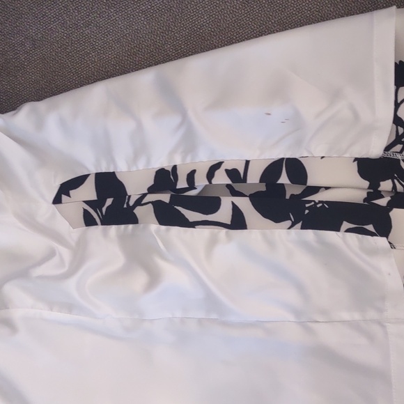 Bardot Black & White Floral Print Off the Shoulder Dress - Size 8 (M) - Picture 13 of 13